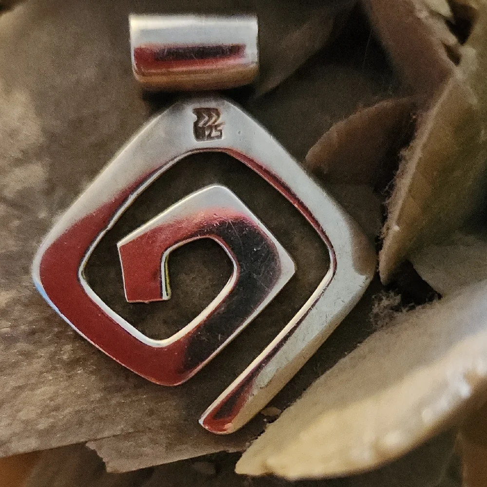 Silpada Silver Geometric Necklace - Picture 2 of 4